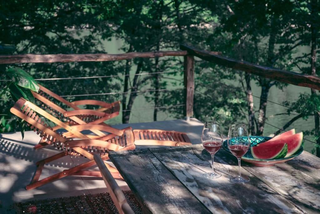 Lake House I // Alauzet Ecolodge + Nature Spa Castelnau-de-Mandailles Extérieur photo